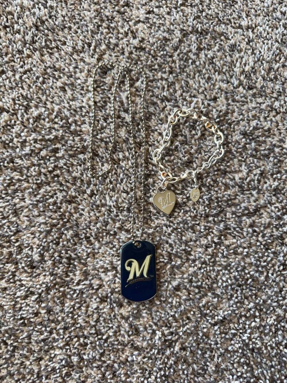 Milwaukee Brewers MLB Dog Tag Necklace and Heart Charm Bracelet Set